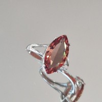 сребърен пръстен със султанит